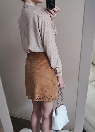 Бежева сорочка в горошок із віскози6 фото