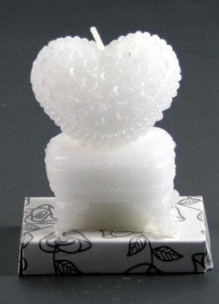 Сердце на сундуке белая / свеча свадебная 7x6x3 см