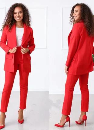 Стильный женский брючный костюм