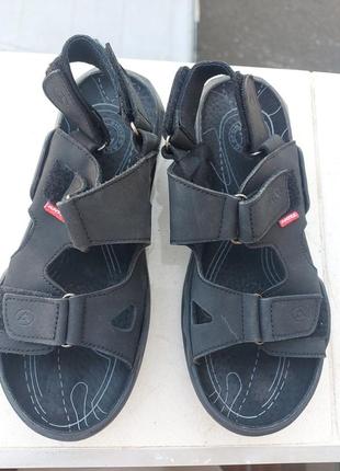 Босоніжки, санжали під ecco