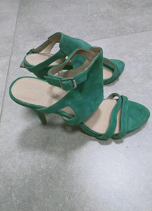 Босоніжки naf naf