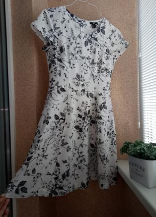 Сукня в квітковий принт h&m1 фото