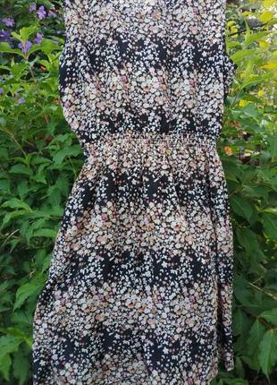 Чорне коротке літнє плаття в квіти2 фото