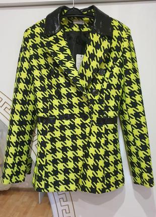 Жіночий костюм3 фото