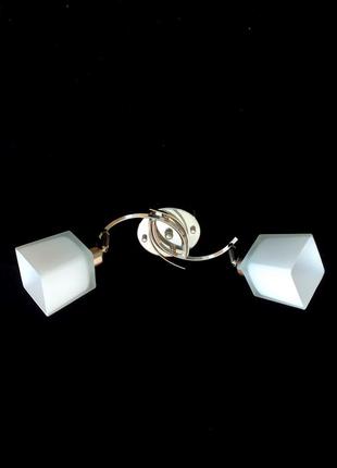 Люстра з поворотними плафонами на 2 лампи