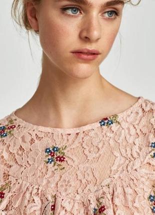 Нежная женственная гипюровая блузка с вышивкой2 фото