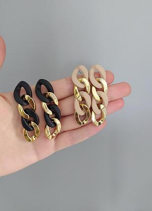Серьги бежевые и черные с золотом