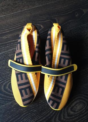 Violeta кросівки