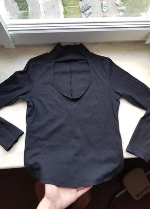 Стильна кофточка в рубчик з чокером