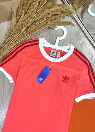 Яркая футболка от adidas, оригинал💖