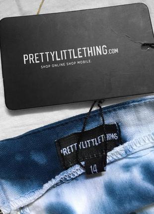 Актуальний джинсовий топ бюстьє у стилі тай-дай від prettylittlething5 фото