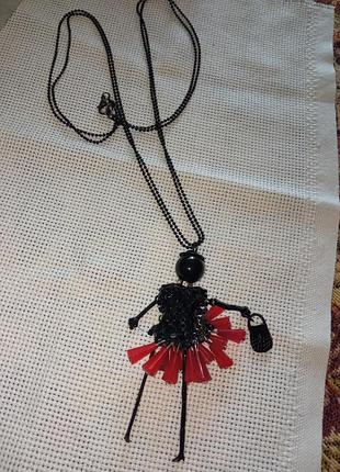 Кулон кукла на цепочке