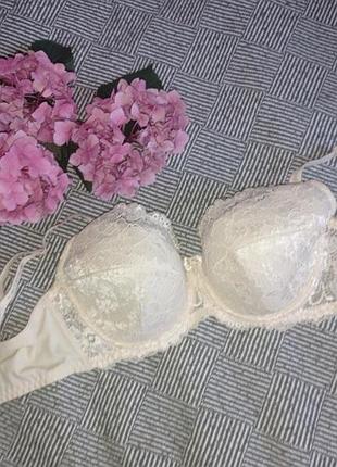 Шикарний бюстгальтер