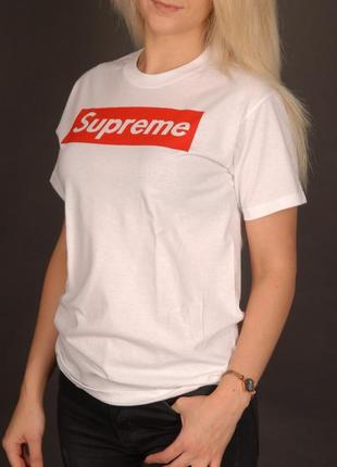 Белая футболка supreme