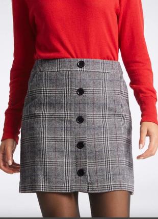 Спідниця в клітинку з гудзичками