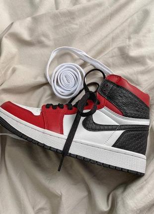 Nike air jordan 1 retro high black red white 1 жіночі кросівки найк аїр джордан9 фото