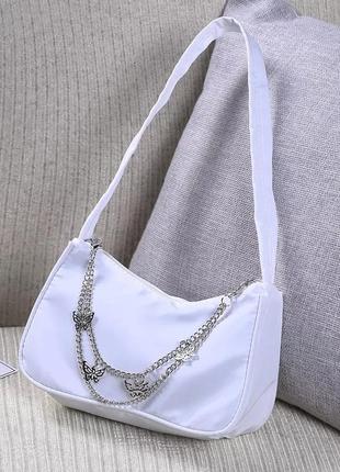 Белая сумочка с бабочками