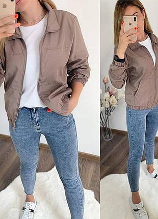 Жіноча вітровка з підкладкою