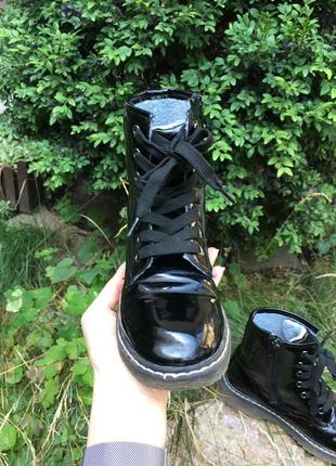 Чорні лакові черевики2 фото