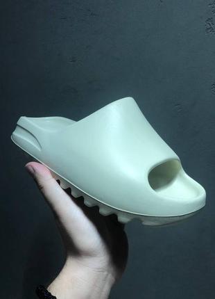 Тапки тапочки yeezy slide bone шльопанці