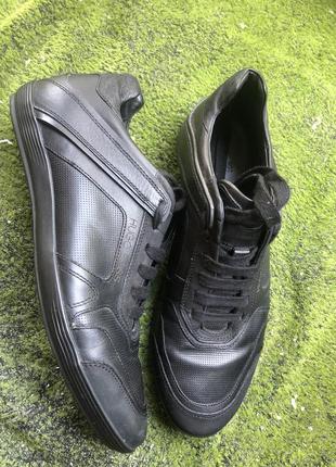#25 hugo boss кросівки.