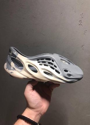 Тапки тапочки yeezy foam runner mx moon calendar шлепки