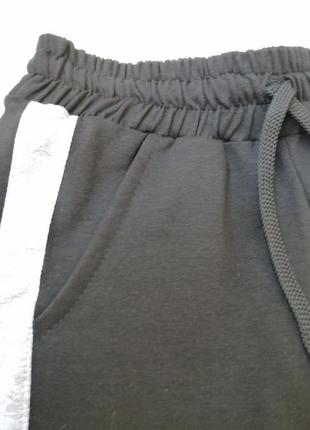 Спортивні прогулянкові штани джоггери з лампасами спортивные прогулочные штаны джоггеры с лампасами3 фото