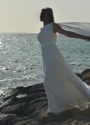 Невероятно красивое платье в греческом стиле1 фото
