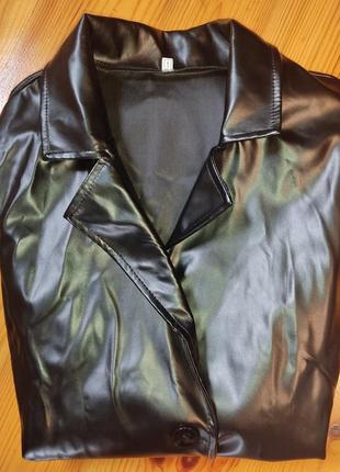 Куртка жіноча вітровка