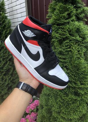 Чоловічі кросівки nike air jordan 1 retro black white red