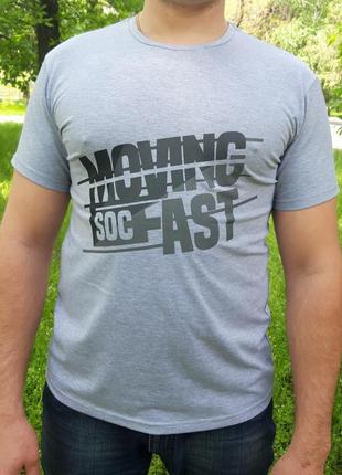 Чоловіча футболка сірого кольору з принтом (розмір s.m.l.xl)