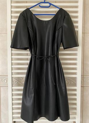 Сукня з ефектом шкіри