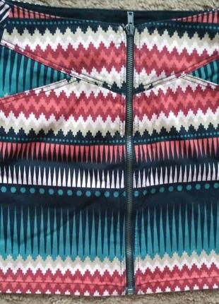 Летняя яркая юбка в орнамент