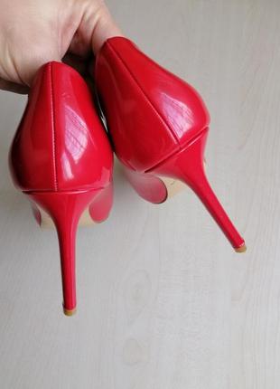 Красные туфли sds р.36, с открытым носком, на шпильке.4 фото
