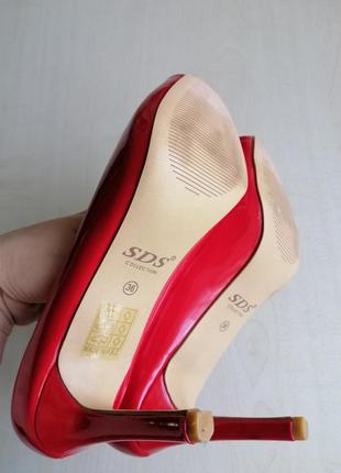 Красные туфли sds р.36, с открытым носком, на шпильке.5 фото