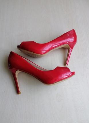 Красные туфли sds р.36, с открытым носком, на шпильке.6 фото