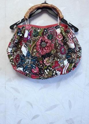 Эксклюзивная сумка из текстиля, оасшитая камгями, бусинками, пайетками от accessorize