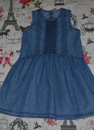 Джинсовое платье с вышивкой tu на 8 лет1 фото