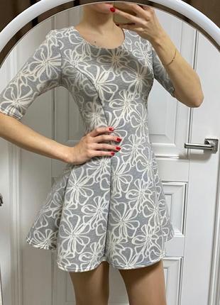 Сукня жіноча красиве стильне короткий сіре стильне з пишною спідницею в складку з неопрену приталене силуетне на новий рік s 42