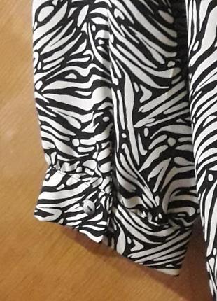 Брендова нова стильна блуза   р.22 від matalan  звіриний принт6 фото