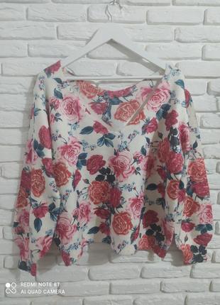 Яскравий светрик кофтинка з  в квіти