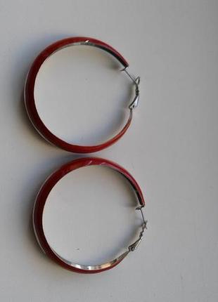 Сережки-кільця конго червоні з сріблястим біжутерія1 фото