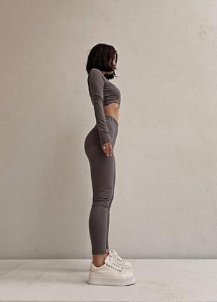 Спортивний костюм (топ і легінси)