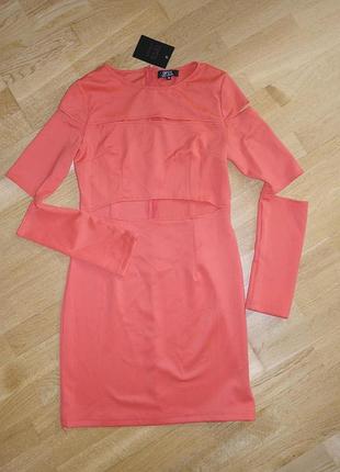 Платье интригующего кроя