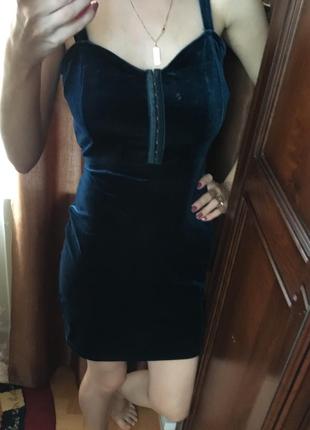 Бархотное вечернее платье