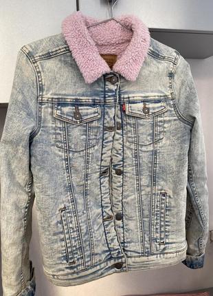 Джинсова куртка