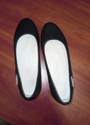 Черные новые туфли туфельки на девочку в школу ортопедическая стелька5 фото