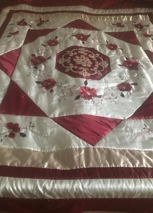 Покривало  вишивка і оплікація для спальні.