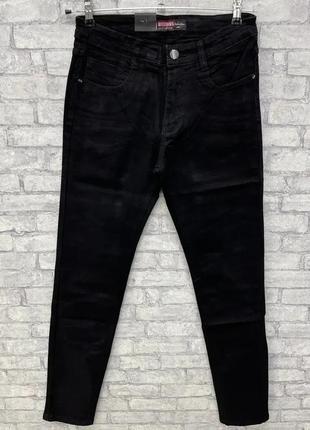 Мужские черные зауженные к низу классические джинсы1 фото