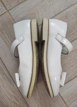 Туфлі лакові білі царівна3 фото